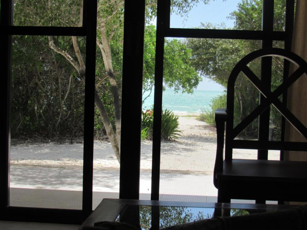 Two Bedroom Beachfront Villa Celestun Bagian luar foto